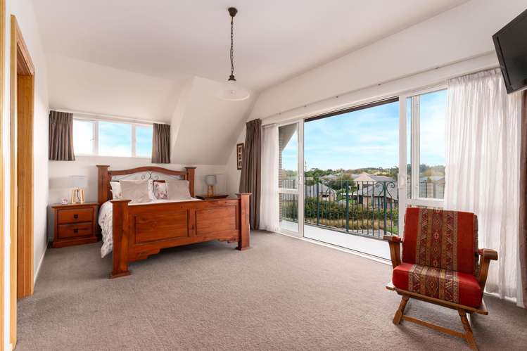 7 Nederland Avenue Burwood_15