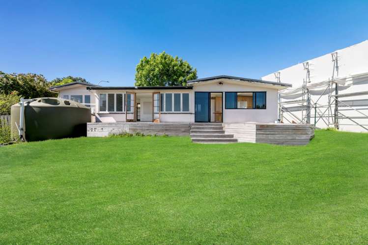 11 Hawke Crescent Beachlands_32