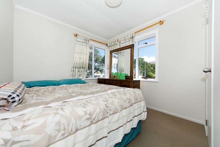 100 Gloucester Road Manurewa_15