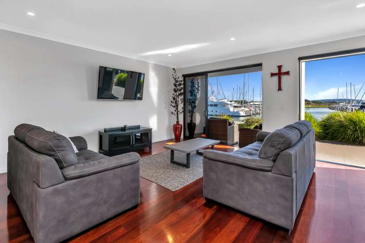 7 Fred Carr Place One Tree Point_15