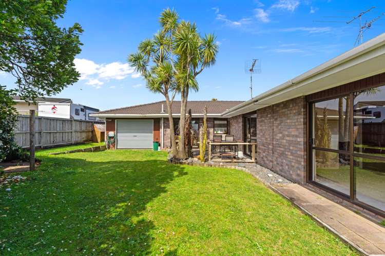 80 Saint Annes Crescent Wattle Downs_20