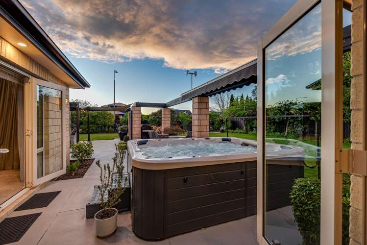 208 Cavendish Road Casebrook_13