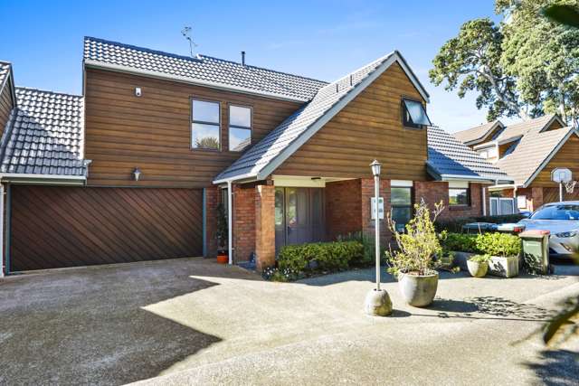 2/1 Derry Street Greenlane_1