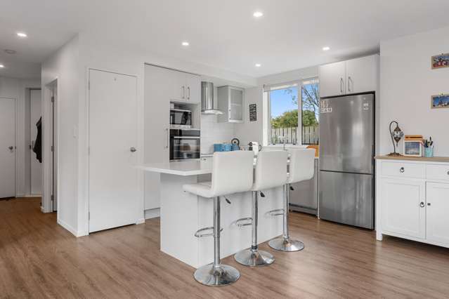 193 Riverside Avenue Point England_2