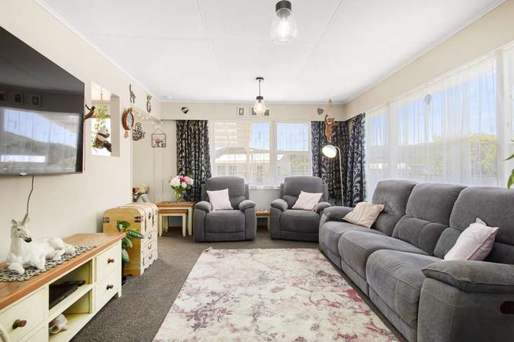 15 Rata Street Wainuiomata_2