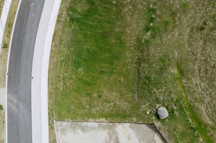 12 Stonehenge Road_5