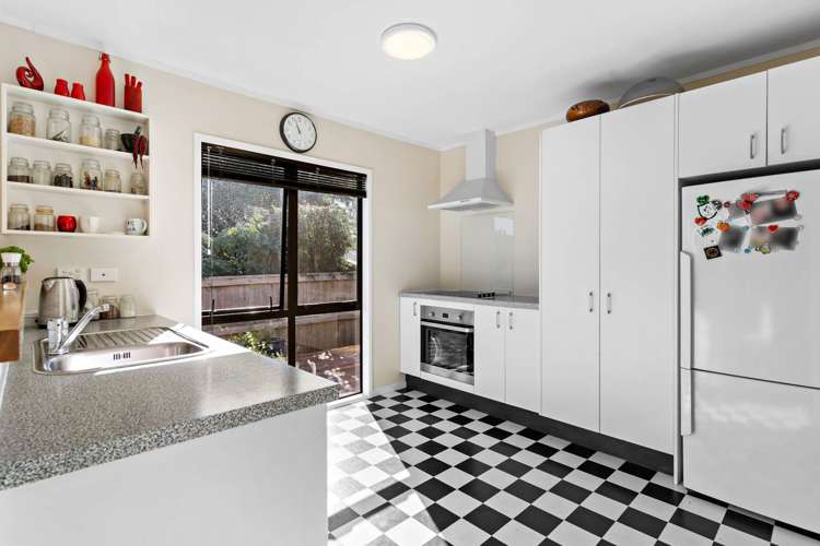 3/10 Springbank Lane Te Atatu Peninsula_6