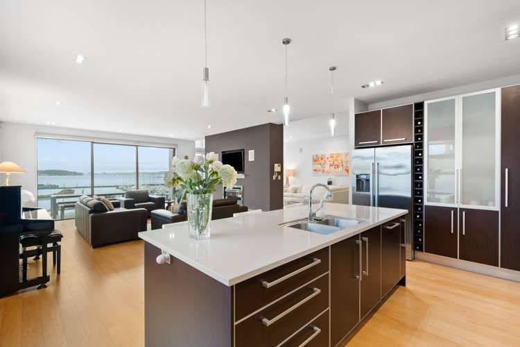 17 Courtneys West Harbour_9