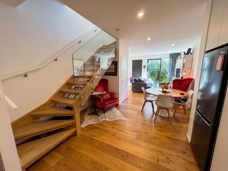 9/4 Glen Atkinson Street St Heliers_4