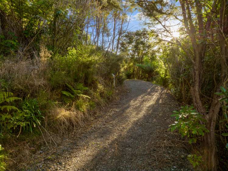 12 Brough Place Anakiwa and Surrounds_14