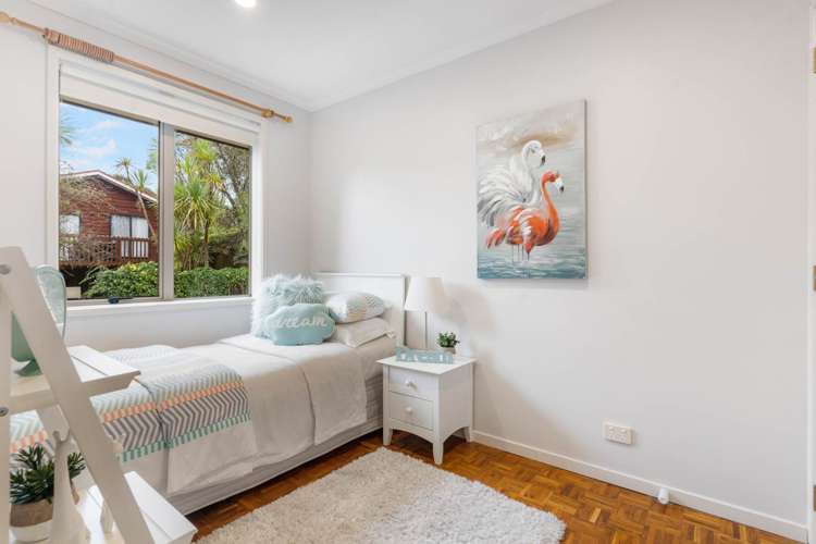 21 Frenz Drive Titirangi_16