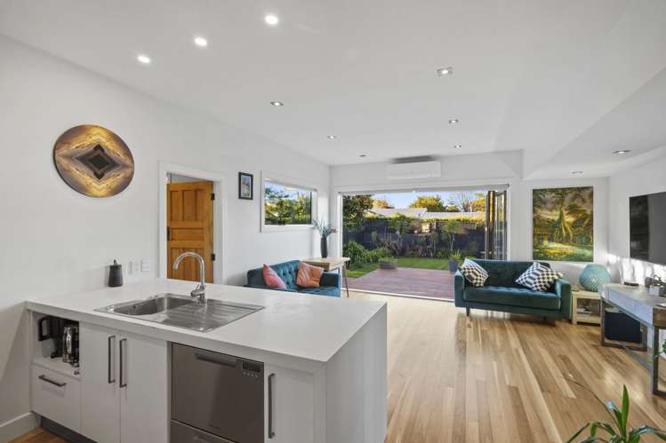 65 Main Road Redcliffs_5