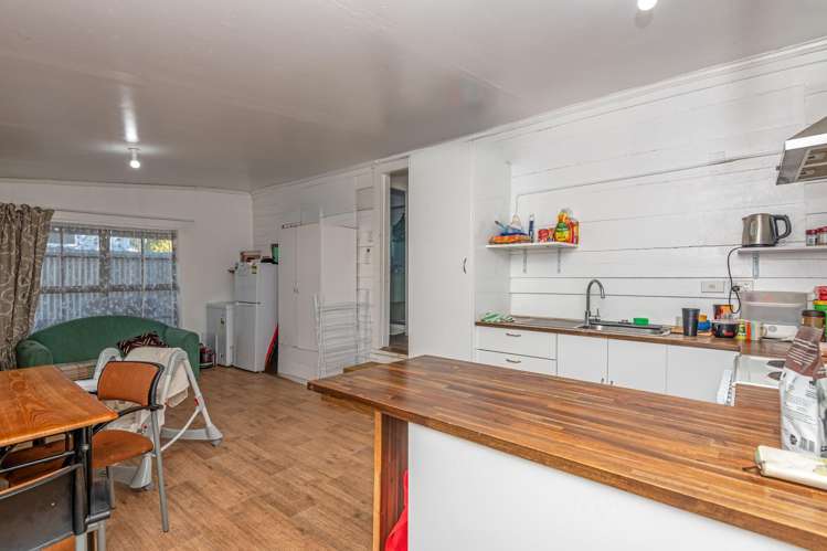 28 and 28a Hammond Street Bulls_21