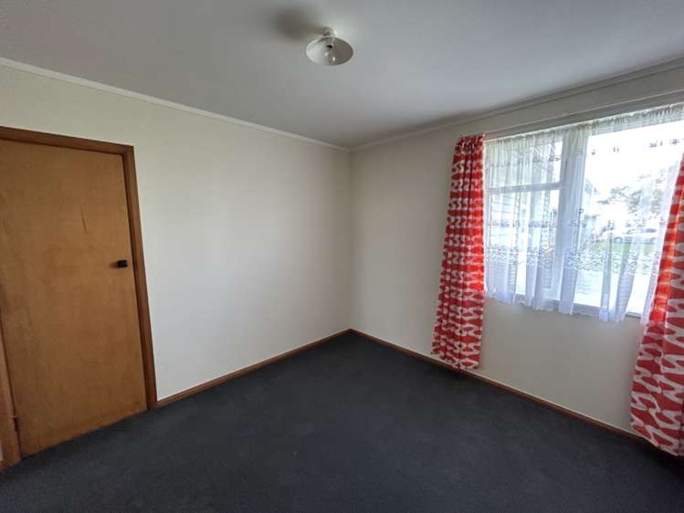 54 Devon Crescent Bulls_6