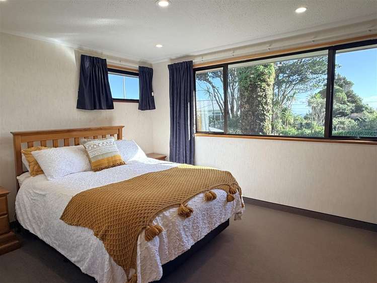 12 Keith Road Paroa_13