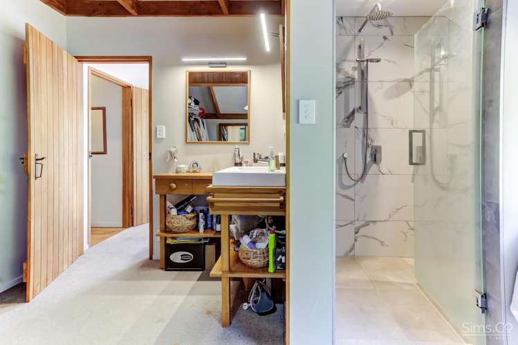 235 No 2 Line Okoia_22