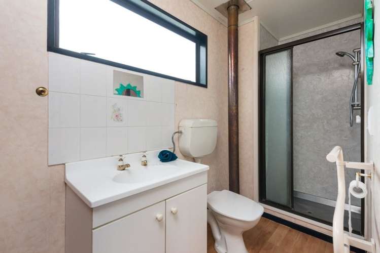 2 Pamir Place Welcome Bay_14