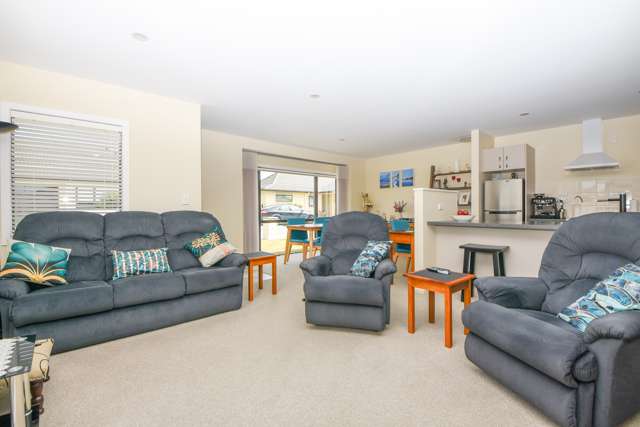 52 Ashmore Park Road Carterton_3