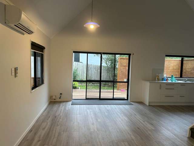 2/74 Whitford Road Howick_2