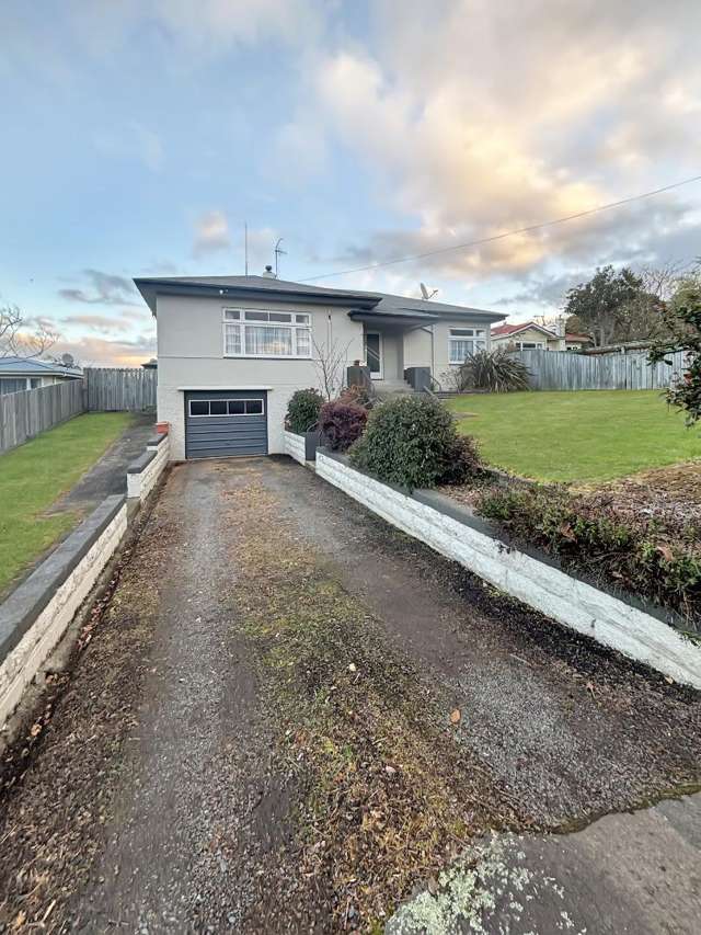 DANNEVIRKE - THREE BEDROOMS