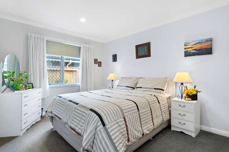 10 Furl Close Pyes Pa_8