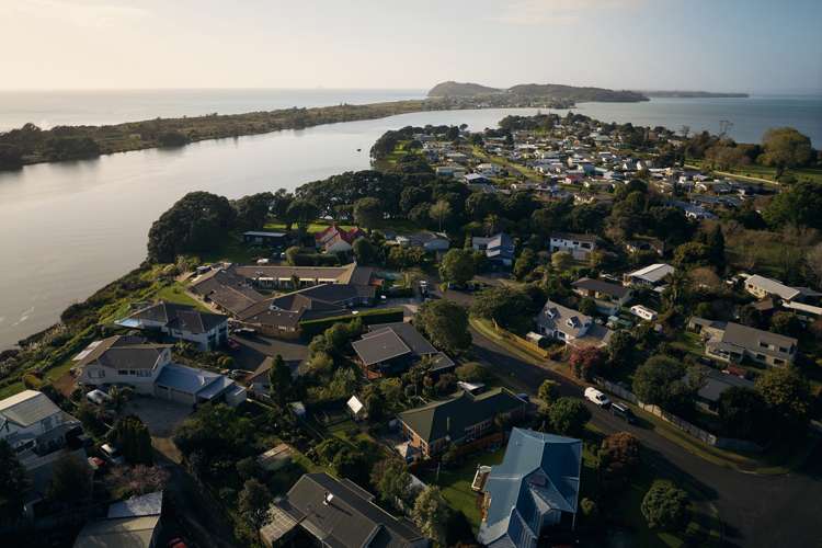 3 Marina Way Athenree_29