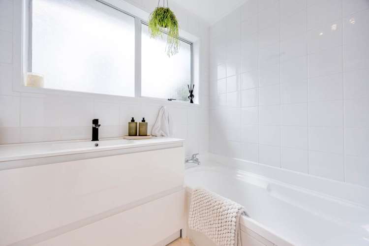 11 Airey Place Torbay_9