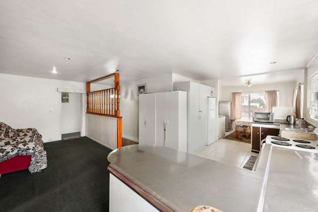 8 Tindall Crescent Otara_3