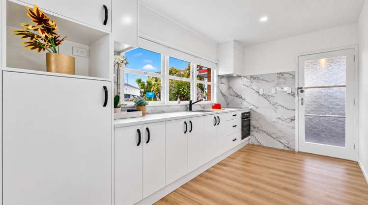 1/4 Russell Road Manurewa_3