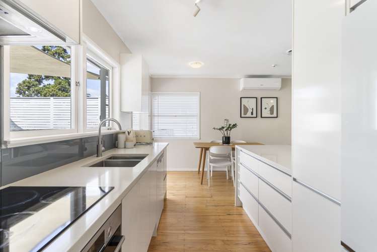 10 Vandeleur Avenue Birkdale_11