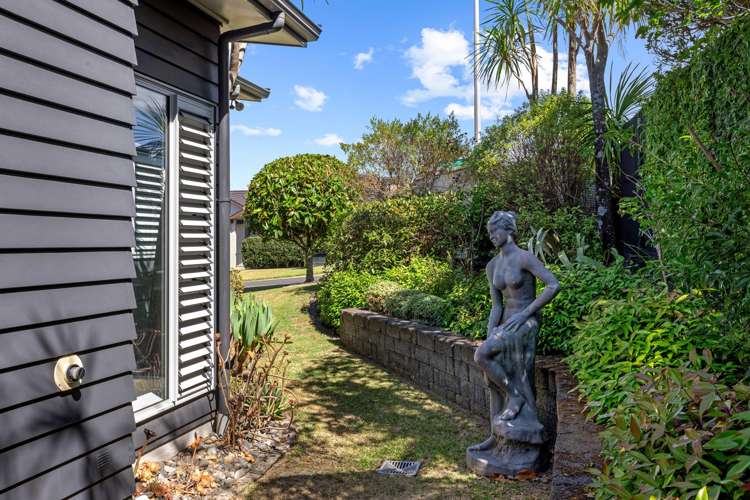 60 Chesterfield Way Orewa_15