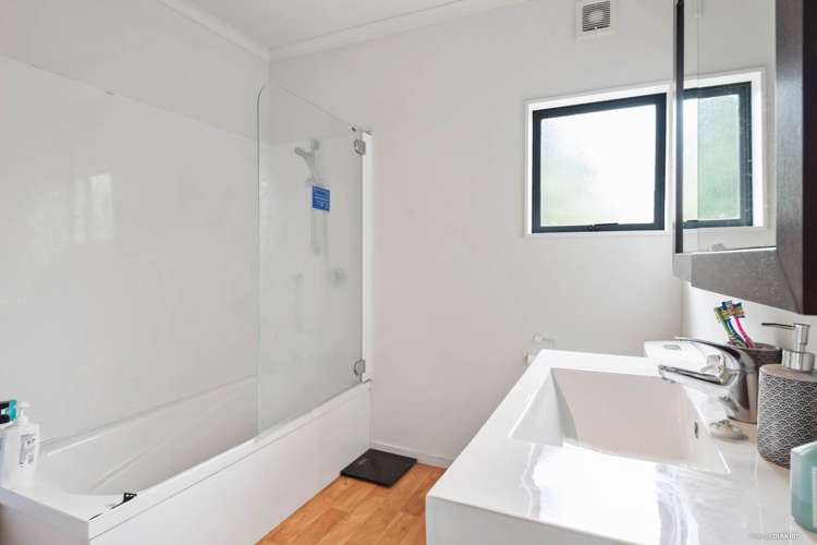 17 Don Buck Road Massey_13