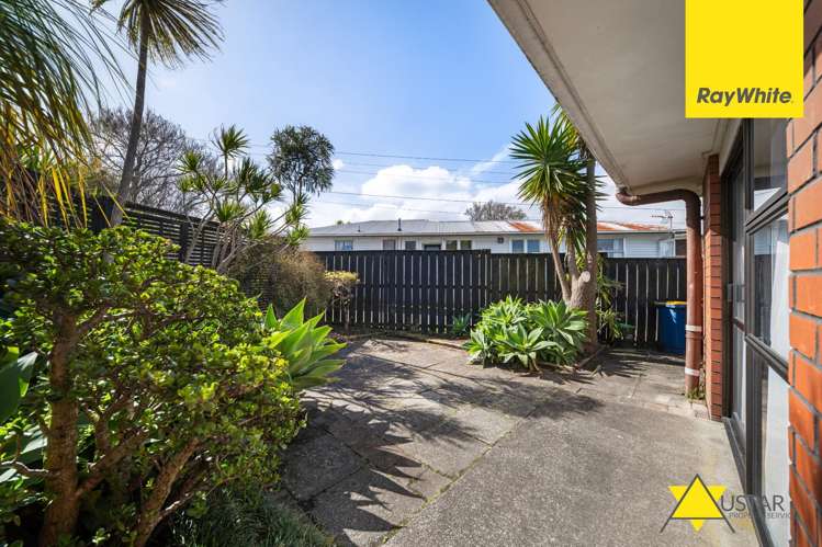 2/35 Buscomb Avenue Henderson_10