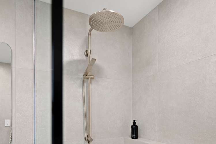 1+3/768 River Road Chartwell_23