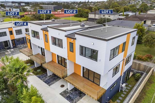 2,4/30 Woodford Avenue Henderson_4