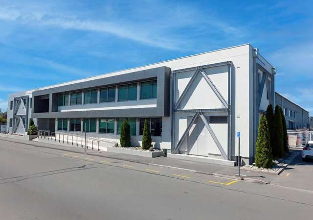 Spacious Office, Prime Location