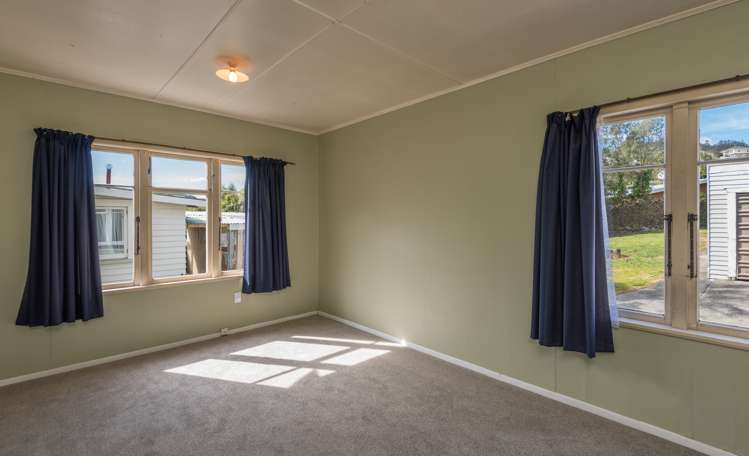 75 Emano Street Toi Toi_10