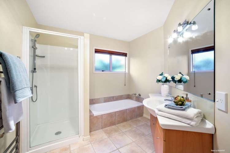 49 Staincross Street Green Bay_17