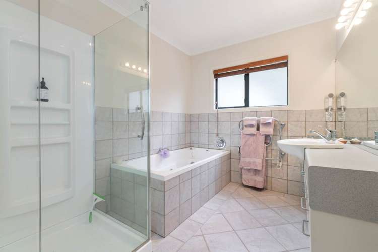 106 Uxbridge Road Mellons Bay_12