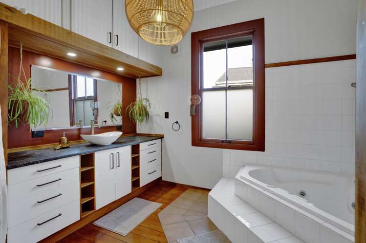 24 Dunn Street Egmont Village_13