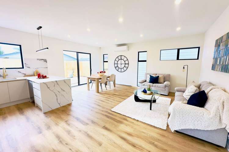 25 and 27 Jandell Crescent Bucklands Beach_6