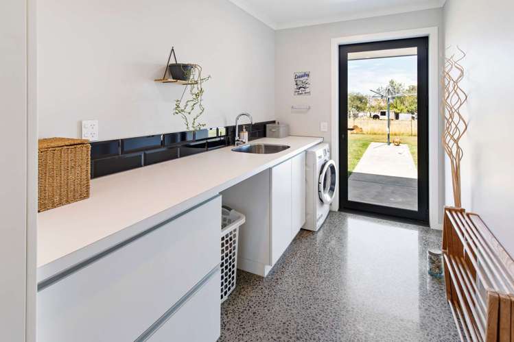 728 Makino Road Halcombe_17