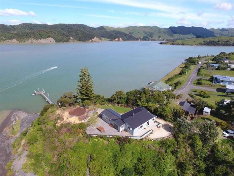 1233 Te Waitere Road Taharoa_3