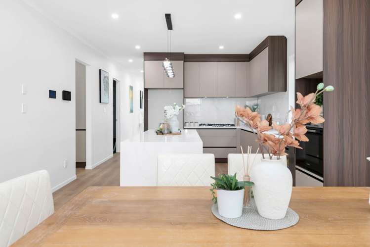 15 Obelus Road_5