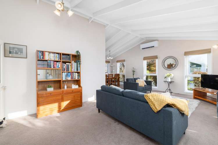 18 Delaware Crescent Russley_9