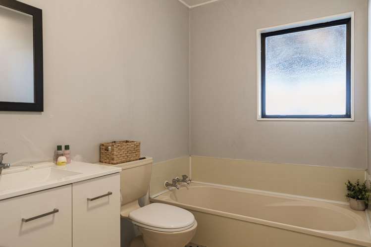 100 Sylvan Road Parkvale_8