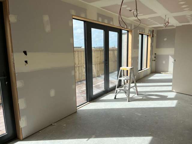 8/1 Lake Bryndwr Lane Burnside_4