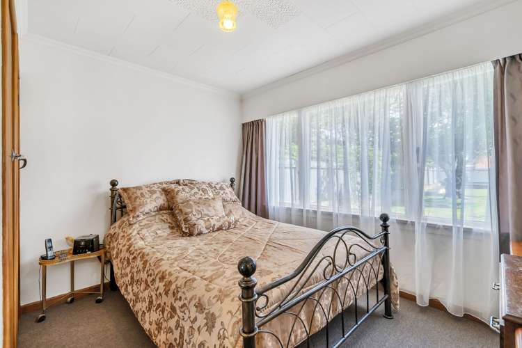 586 Tay street Hawthorndale_11