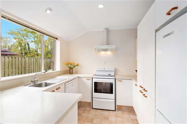 6 Castle Way Beckenham_4