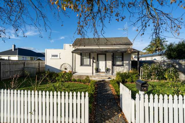 TIMELESS CHARM ON ROBINSON